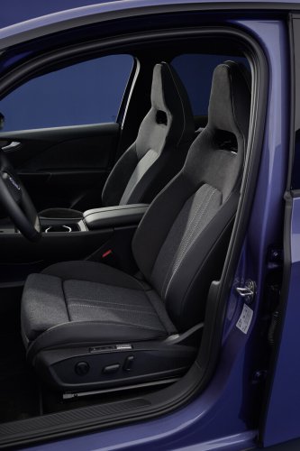 Volkswagen ID.3 Neo EV debuts with new style, 400 miles of range