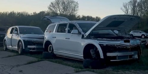 Genesis, The Genesis GV90 has coach doors and a huge 27