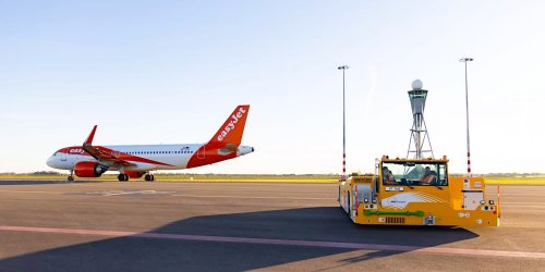Meet the electric aircraft tug that's cutting ground emissions by 80%