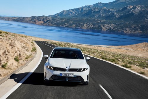 BMW, BMW i3, BMW opens i3 orders months early as demand surges