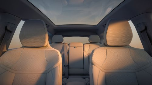 Volvo, SUV, Volvo's midsize EV SUV delivers more range with up to 330 miles