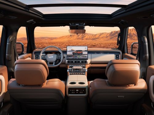 Geely 700 tri-motor stuffs 1,113 hp in a high-luxe, boxy package
