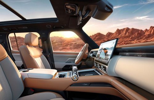 Geely 700 tri-motor stuffs 1,113 hp in a high-luxe, boxy package