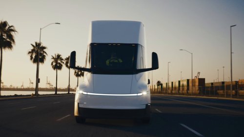Tesla Semi finally enters volume production, 7 years behind schedule