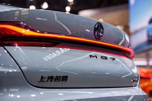 Semi-solid-state Batteries, Highway NOA Move Downmarket: Pure EVs Under 100,000 Yuan Ignite Battle for Tech Parity