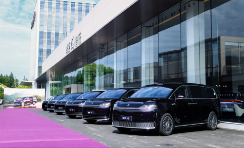 LUXEED V9 Starts First Nationwide Deliveries; Firm Orders Exceed 18,000 Units