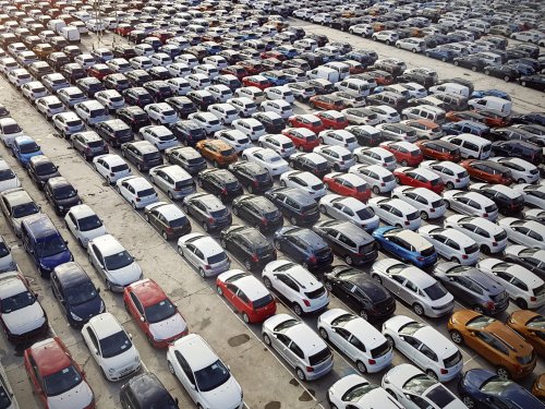 Average Age of New Energy Passenger Vehicles is 1.8 Years, 4.5 Times That of Fuel Vehicles