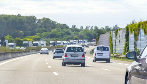 China Auto Industry Profit Margin Drops to 3.8% in H1 2026; Profit Down 20% YoY