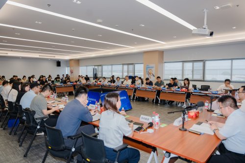 Vehicle-Chip Synergy, Strength in Unity | Seminar on Supply Chain Risks for Chinese Auto Exports Successfully Held at Yangjie Technology