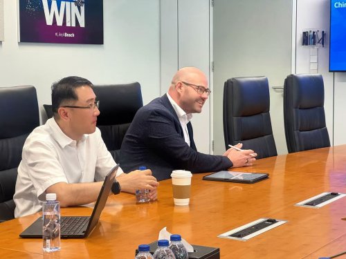 Globalization in Focus: Gasgoo CEO Zhou Xiaoying and Bosch’s Philipp Ibele Discuss Automotive Indust