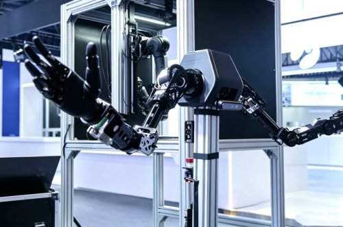 From Unscrewing Bolts to Running Tasks, OYMotion Technologies Aims to Train 