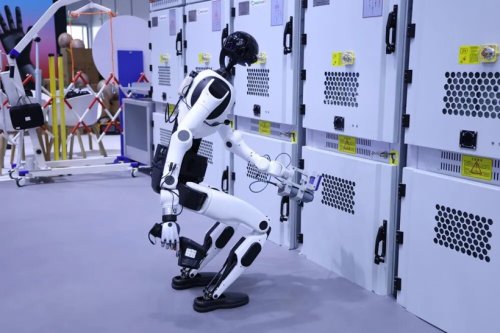 WRC 2026 | X-Humanoid Unveils Two Benchmark Products, Partners With Mercedes-Benz