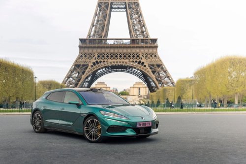 Denza enters Europe with Z9GT, D9; flash-charging technology makes simultaneous debut