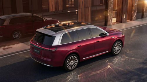 The "9-Series" SUV Built by Huawei and Dongfeng, Is Here