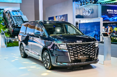 JAC Group Debuts at Beijing Auto Show, Unveils Industry's First CV Quality Inspection Large Model