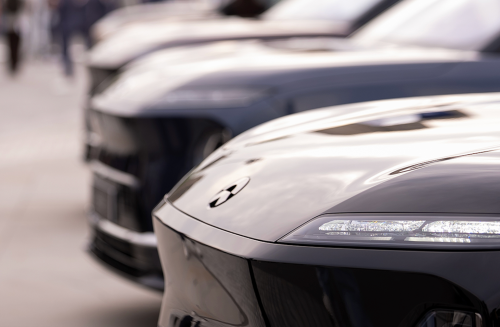 China's 370 million existing vehicles offer a new opportunity for auto consumption
