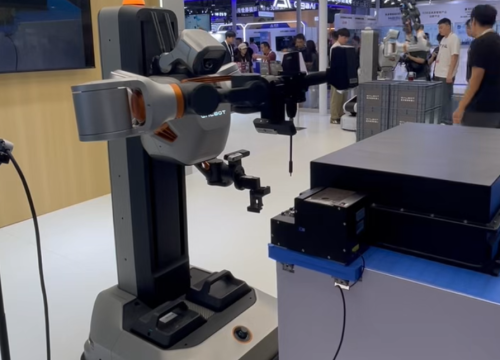 WAIC 2026 | Making Breakfast, Selling Goods, Galbot Showcases Multi-Scenario Capabilities