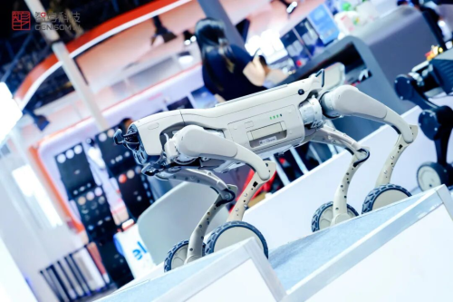 WAIC 2026 | Following Quadrupeds, Genisom AI's Humanoid Robot Has Arrived