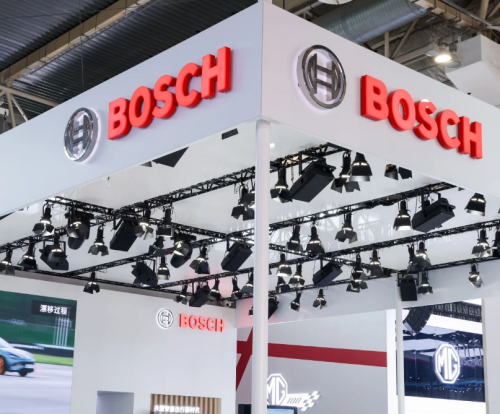 Huawei's 6 Years in Autos: How Has the "Soul" Debate Evolved?
