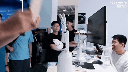 Seeds | Former Huawei executive develops humanoid robot, secures 500 million yuan financing