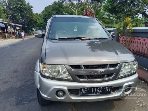 Isuzu, Touring, Jangan Keliru, Ini Perbedaan Isuzu Panther Touring dan Grand Touring
