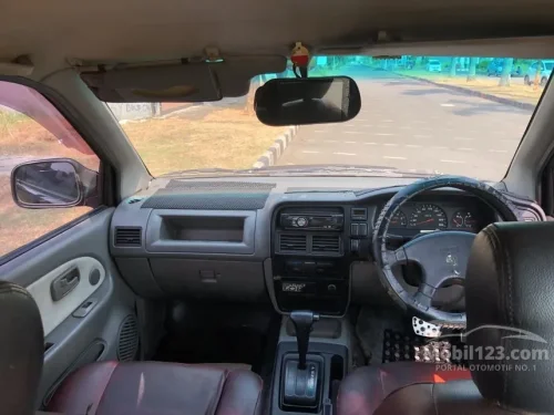 Isuzu, Touring, Jangan Keliru, Ini Perbedaan Isuzu Panther Touring dan Grand Touring