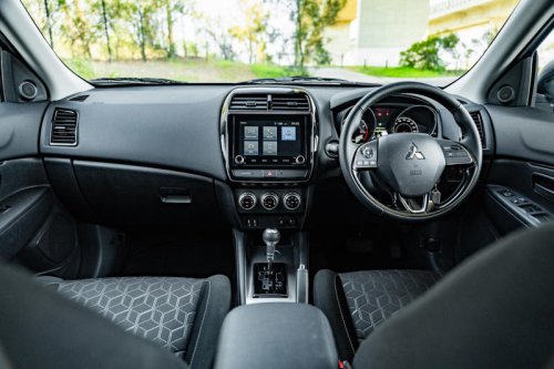 2025 Mitsubishi ASX ES Street review