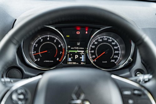 2025 Mitsubishi ASX ES Street review