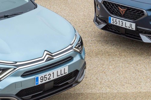 ¿Por qué esta matrícula no tiene la letra E de España y tampoco el fondo azul?