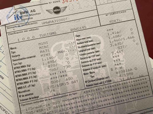 Robó un coche y le cambió la matrícula, pero la policía de Madrid lo descubrió por este detalle que pocos conocen: puede salvar tu vehículo
