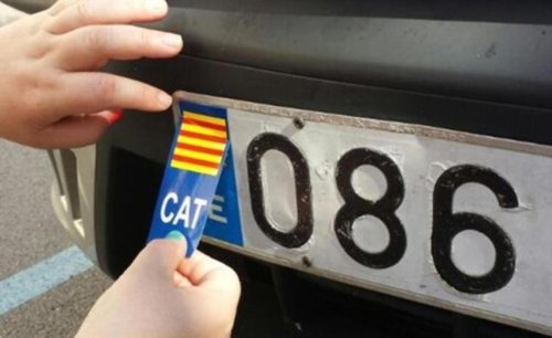 Un pequeño elemento en tu coche que puede acabar en multa