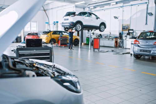 El detalle que muchos pasan por alto al llevar el coche al taller y que puede salir caro