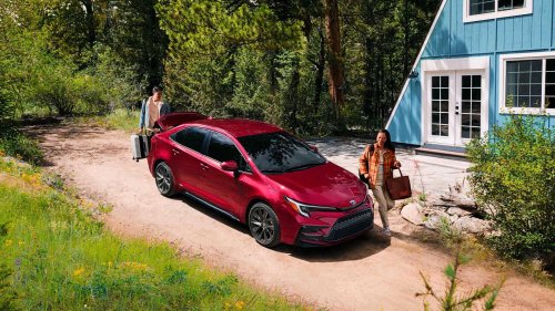 The hybrid sedan with the highest driving range in 2026