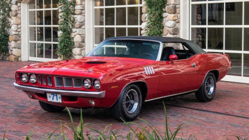 10 Classic American Muscle Cars That Still Dominate Auctions
