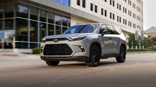 The three-row Japanese hybrid SUV with the highest fuel cost savings in 2026