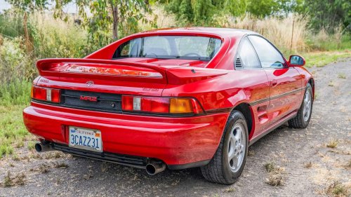 The World's Cheapest Mid-Engined Turbocharged Car Everyone Should Drive