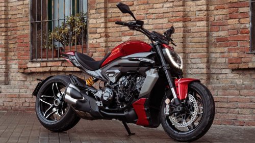 The power cruiser that feels fast, balanced, and surprisingly comfortable