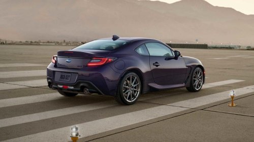 The 8 Best Naturally Aspirated Sports Cars You Can Still Buy Today