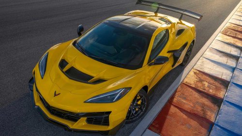 The first American car to break 200 mph