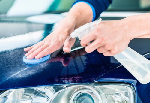 Las 8 mejores ceras de coche para dar brillo y protegerlo de arañazos