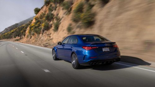 12 sedans that can outrun the Porsche 911 in a straight line