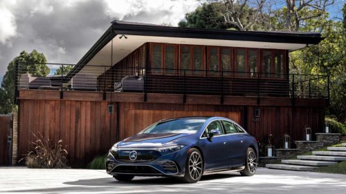 Mercedes-Benz, “Screens Are Not Luxury” Says One Mercedes-Benz Executive