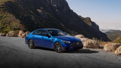 12 sedans that can outrun the Porsche 911 in a straight line