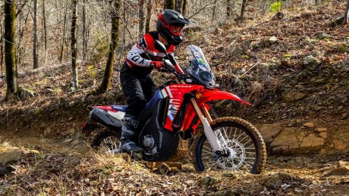 A city motorcycle that feels lightweight, reliable, and stress-free