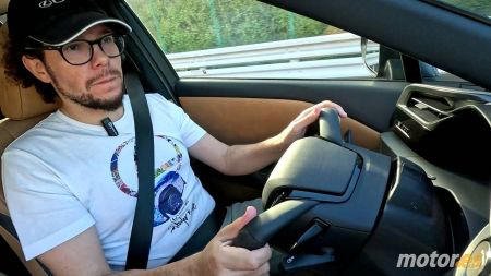 Mercedes revoluciona el automóvil con el nuevo volante por cable del EQS: "Deja al resto de coches obsoletos"