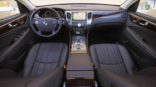 Hyundai, Mercedes, The V8 Hyundai Equus luxury sedan thought it could play with the Mercedes S-Class