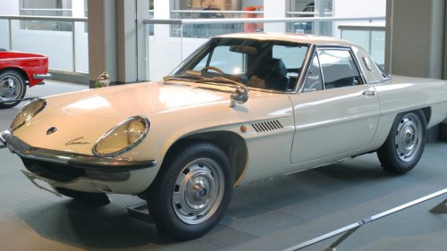 10 luxury cars from Japan that stand alone