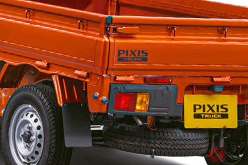 新車約100万円！ トヨタ“新”「軽トラック」に反響多数！ MT＆4WD仕様に「未舗装路でもグングン走る」「アウトドア映えする」の声も！ “趣味車”としても注目される「ピクシストラック」とは