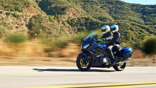 10 motorcycles that stay smooth at highway speeds