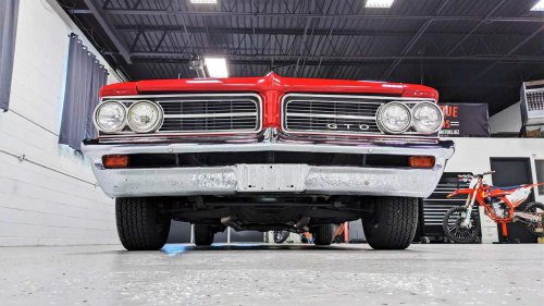 Pontiac built the world's first muscle wagon